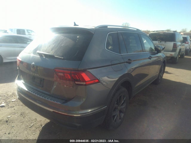 3VV2B7AX6NM160011 Volkswagen TIGUAN SE