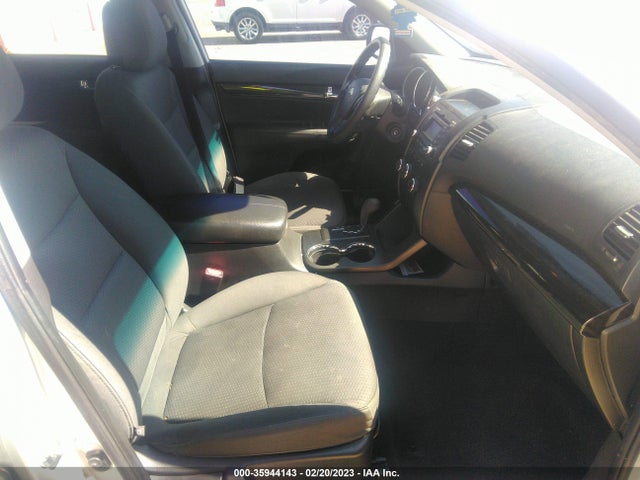 2013 KIA SORENTO LX VIN: 5XYKT3A13DG324035