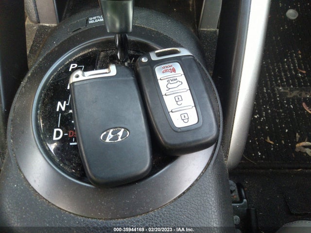 2016 Hyundai Veloster, VIN: KMHTC6AE3GU291867