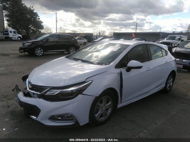 Chevrolet CRUZE LT 2018 3G1BE6SM1JS654179 Image 2