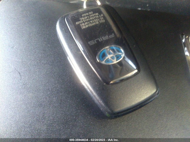 Toyota Prius Four 2016 JTDKARFU4G3029322 Image 3