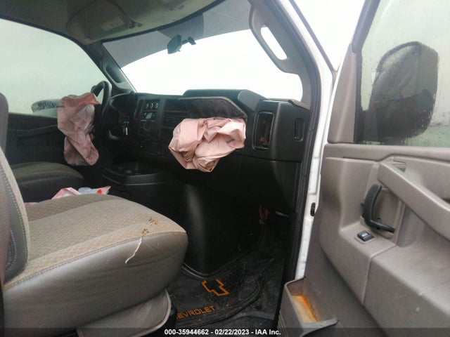 2017 GMC Savana, VIN: 1GTW7AFF4H1908996