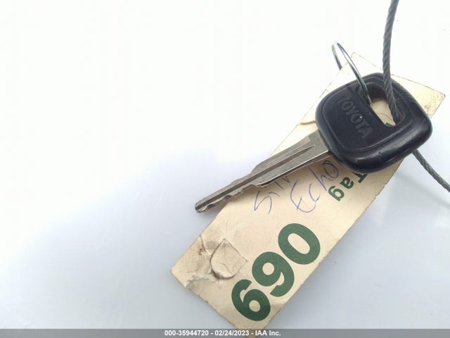 2001 TOYOTA ECHO VIN: JTDBT123510186973