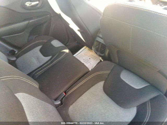 1C4PJLCB5EW298916 Jeep Cherokee Latitude