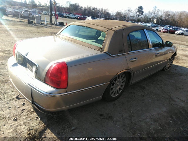 2007 LINCOLN TOWN CAR SIGNATURE VIN: 1LNHM81V07Y606938