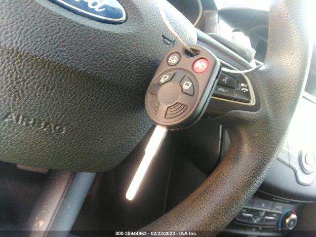 2016 Ford Focus, VIN: 1FADP3E29GL232751