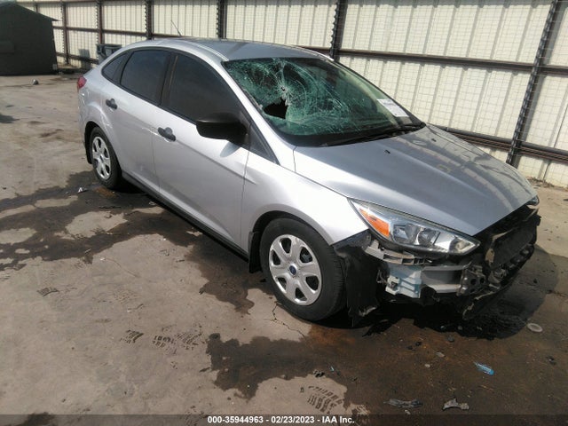 2016 Ford Focus, VIN: 1FADP3E29GL232751