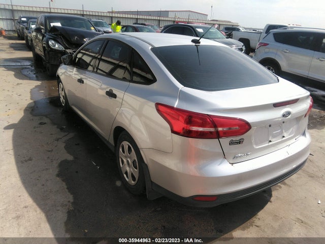 2016 Ford Focus, VIN: 1FADP3E29GL232751