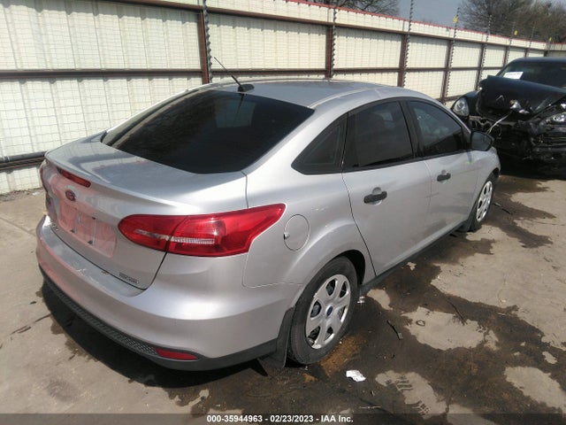 2016 Ford Focus, VIN: 1FADP3E29GL232751