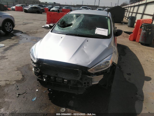 2016 Ford Focus, VIN: 1FADP3E29GL232751