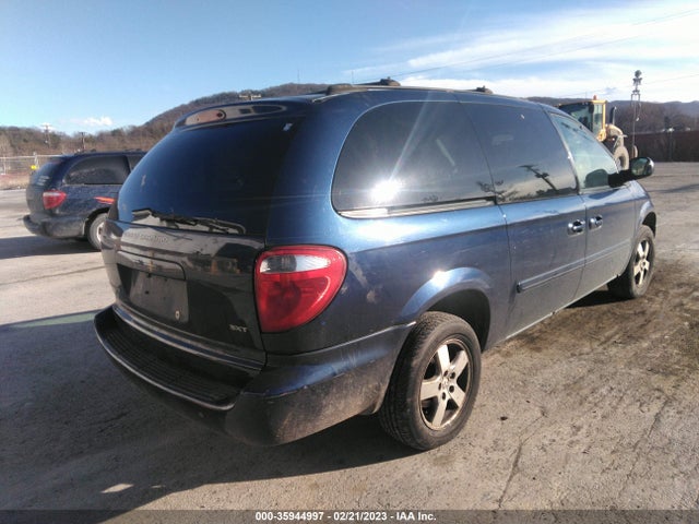 2005 DODGE GRAND CARAVAN SXT VIN: 2D4GP44L15R183558