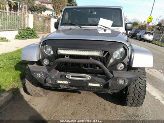 1C4BJWEG2FL638403 Jeep Wrangler Unlimited Sahara