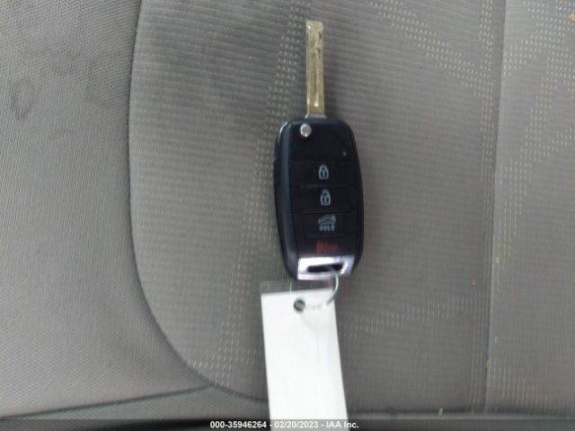 KNADM4A3XE6323561 KIA RIO LX