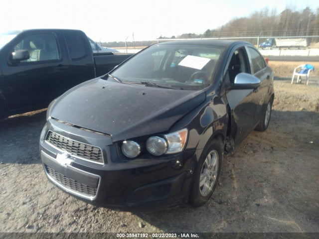 Chevrolet SONIC LT 2015 1G1JC5SBXF4116842 Image 2