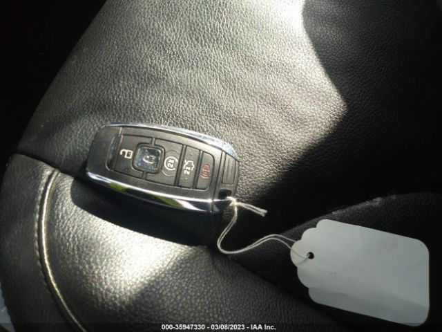 5LMCJ1C99HUL70192 Lincoln Mkc Premiere