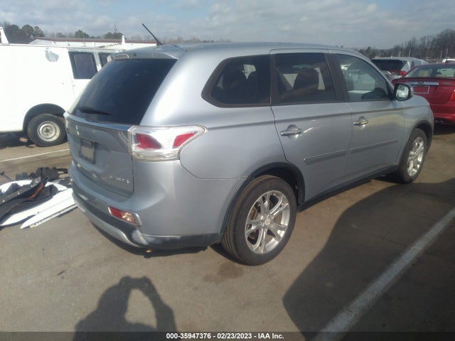 JA4AD3A34FZ004134 Mitsubishi Outlander Se