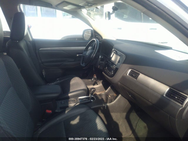 JA4AD3A34FZ004134 Mitsubishi Outlander Se