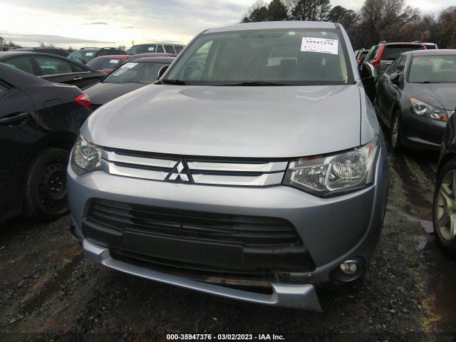 JA4AD3A34FZ004134 Mitsubishi Outlander Se