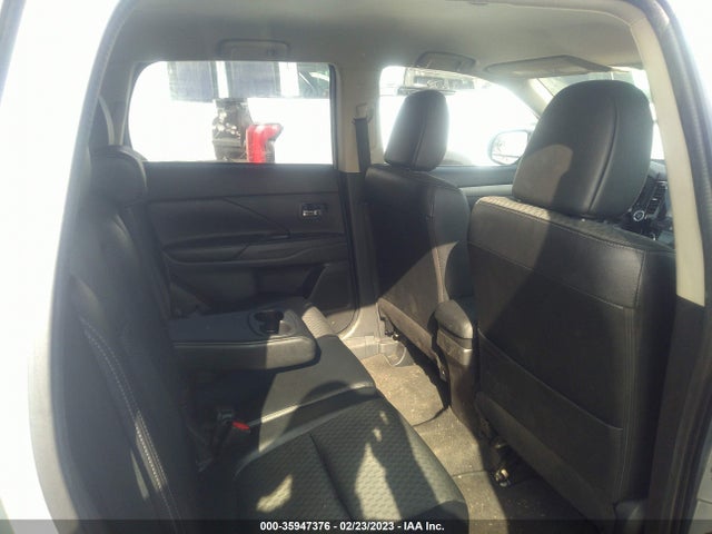 JA4AD3A34FZ004134 Mitsubishi Outlander Se