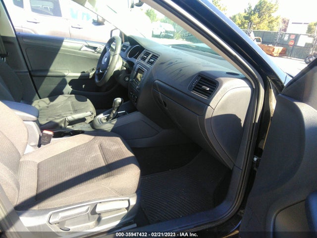 3VW267AJ1GM391686 Volkswagen Jetta