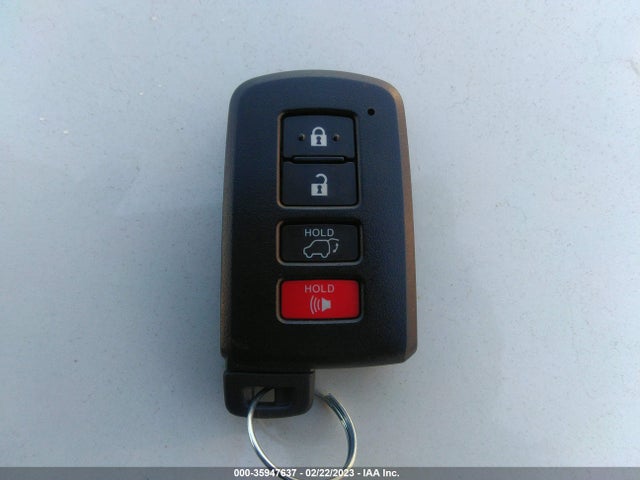 2017 Toyota RAV4, VIN: JTMDJREVXHD129519