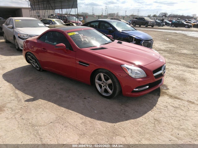 2015 Mercedes-Benz SLK-Class, VIN: WDDPK4HA6FF096287