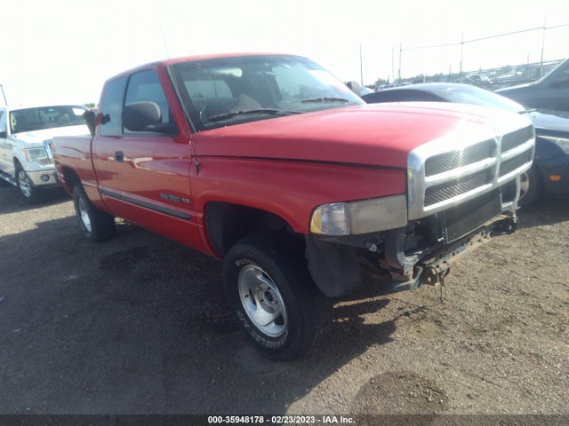Dodge RAM 1500 2000 1B7HC13Y4YJ119662 main image