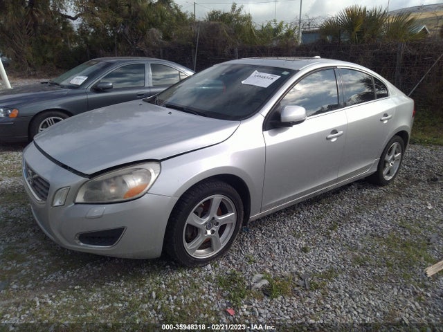 Volvo S60 T5 2012 YV1622FS6C2145345 Image 2