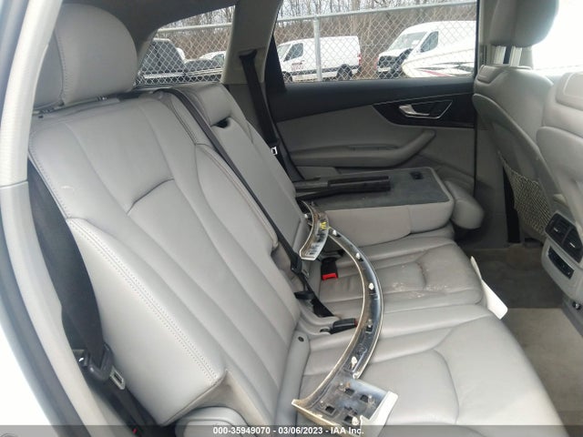WA1LAAF73JD035124 Audi Q7 Premium Plus