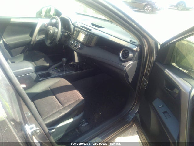 Toyota RAV4 LE 2018 JTMZFREV5JJ204111 Image 5