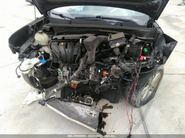 KNDPMCAC8J7415850 KIA Sportage Lx