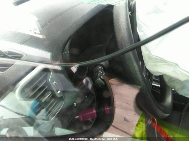 KNDPMCAC8J7415850 KIA Sportage Lx