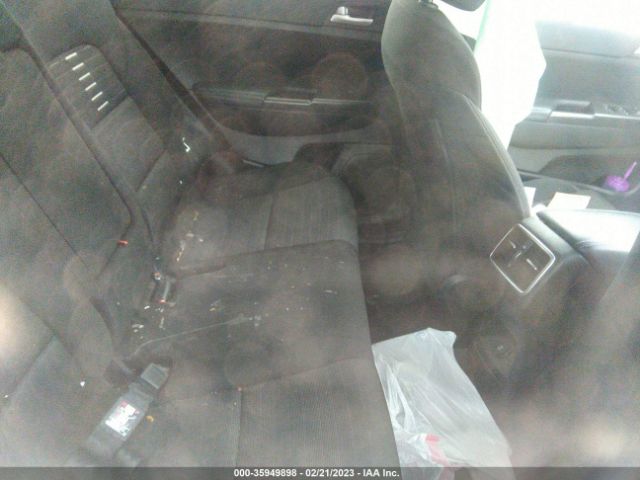 KNDPMCAC8J7415850 KIA Sportage Lx