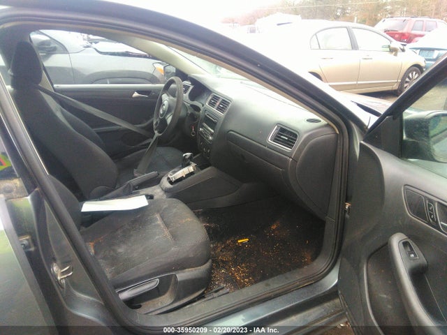 3VW2K7AJ8DM366842 Volkswagen Jetta Sedan S