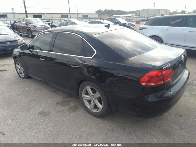 1VWAT7A3XFC121197 Volkswagen Passat 1.8t Limited Edition