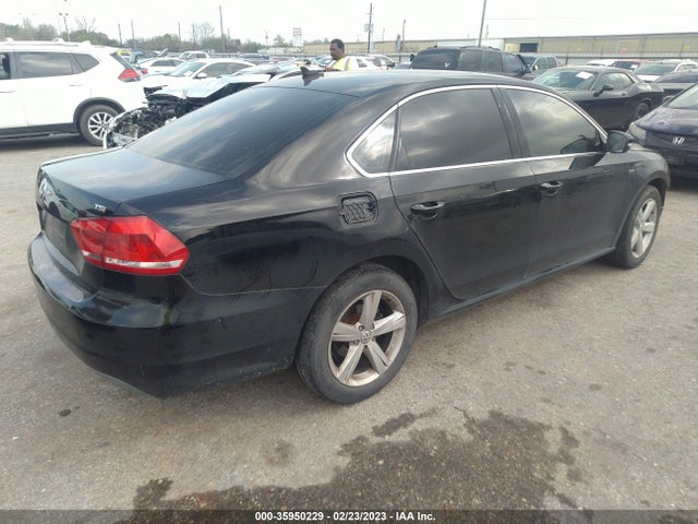 1VWAT7A3XFC121197 Volkswagen Passat 1.8t Limited Edition