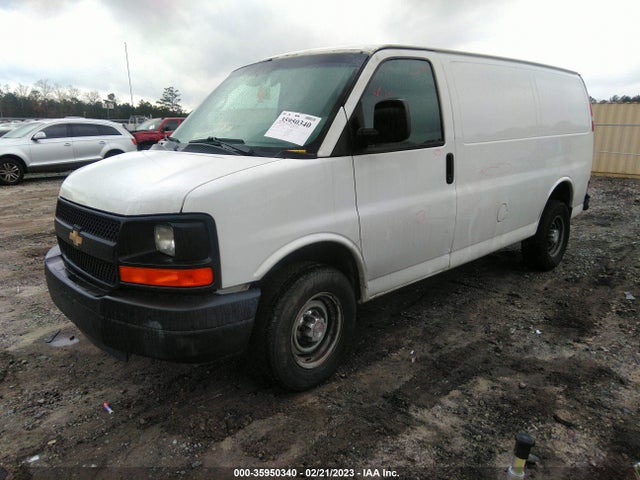 Chevrolet EXPRESS CARGO VAN 2015 1GCWGFCF1F1101561 Image 2