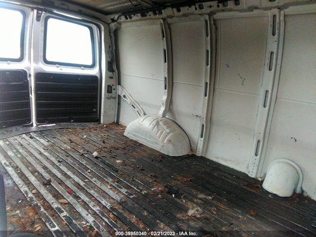 Chevrolet EXPRESS CARGO VAN 2015 1GCWGFCF1F1101561 Image 8