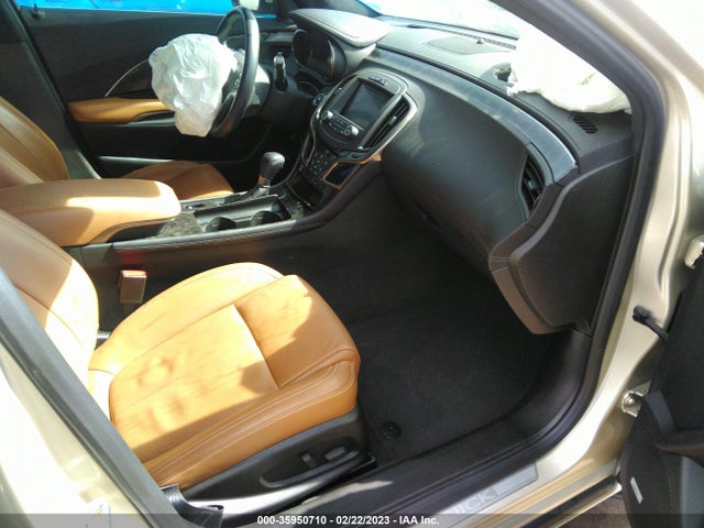 2016 Buick LaCrosse, VIN: 1G4GD5G30GF260305