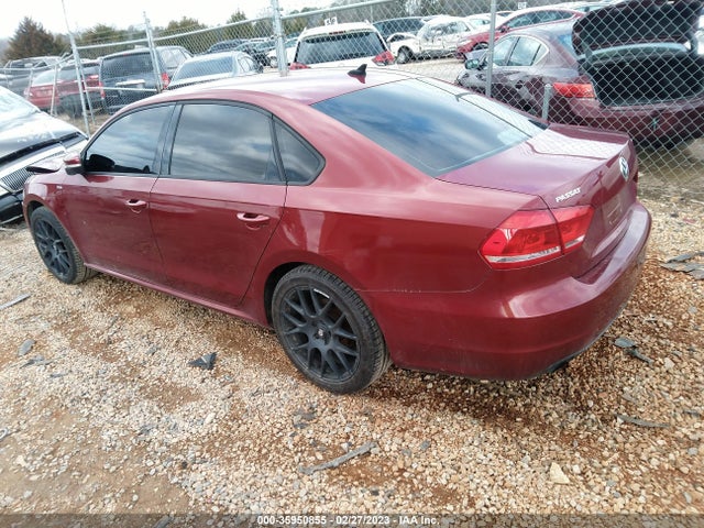 1VWAT7A3XFC050275 Volkswagen Passat 1.8t Wolfsburg Ed