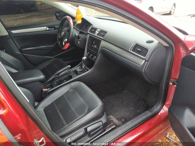 1VWAT7A3XFC050275 Volkswagen Passat 1.8t Wolfsburg Ed