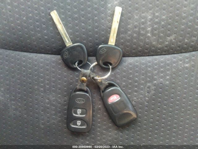 5XYKT4A23BG168493 KIA SORENTO LX