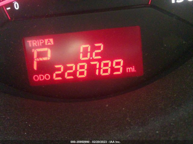 5XYKT4A23BG168493 KIA SORENTO LX