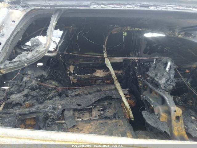 5XYPG4A55JG360100 KIA Sorento Lx V6