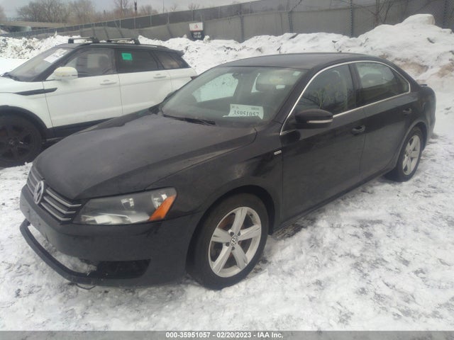 Volkswagen Passat Wolfsburg Ed 2014 1VWAT7A39EC037354 Image 2