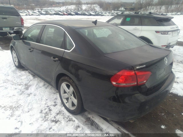 Volkswagen Passat Wolfsburg Ed 2014 1VWAT7A39EC037354 Image 3