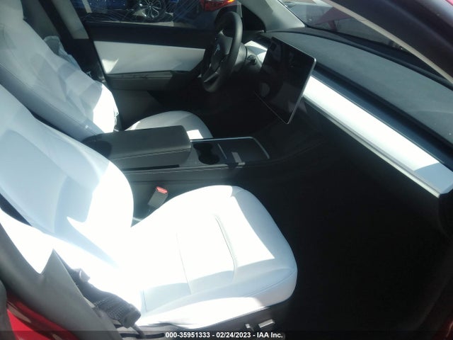 2022 Tesla Model Y, VIN: 7SAYGDEF8NF459162