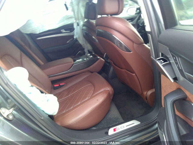 2016 Audi S8, VIN: WAUJSAFD2GN006844