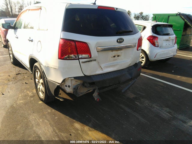 2013 KIA SORENTO LX VIN: 5XYKT4A13DG336496