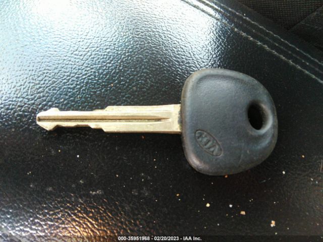 KNAFU4A29B5425998 KIA FORTE EX